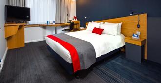 Holiday Inn Express Warwick - Stratford-Upon-Avon - Warwick - Bedroom