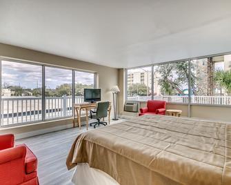Beachcomber Inn & Suites - Myrtle Beach - Bedroom