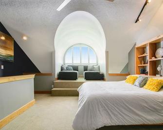 Spring Lake Waterfront Condo-Perfect Family Getaway - Spring Lake - Bedroom
