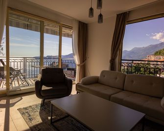 Vertmont Villa - Sveti Stefan - Balcón