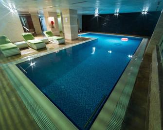 QafqaZ Park City Hotel - Baku - Bể bơi