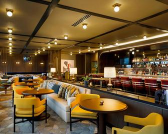 Hotel Indy, Indianapolis, a Tribute Portfolio Hotel - אינדיאנאפוליס - בר