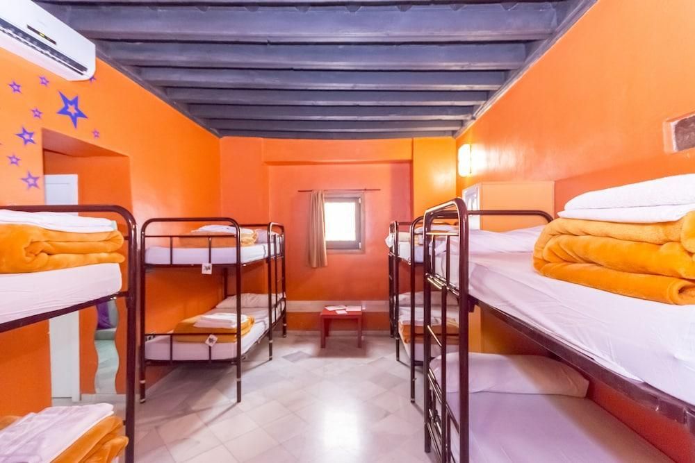 White Nest Hostel - גרנדה - חדר שינה