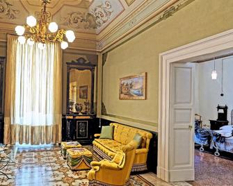 Historical Suites VVM - Lecce - Living room