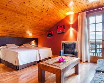 Hotel Esquirol - Llivia - Schlafzimmer