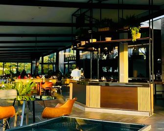 Langani Safari - Chisamba - Bar