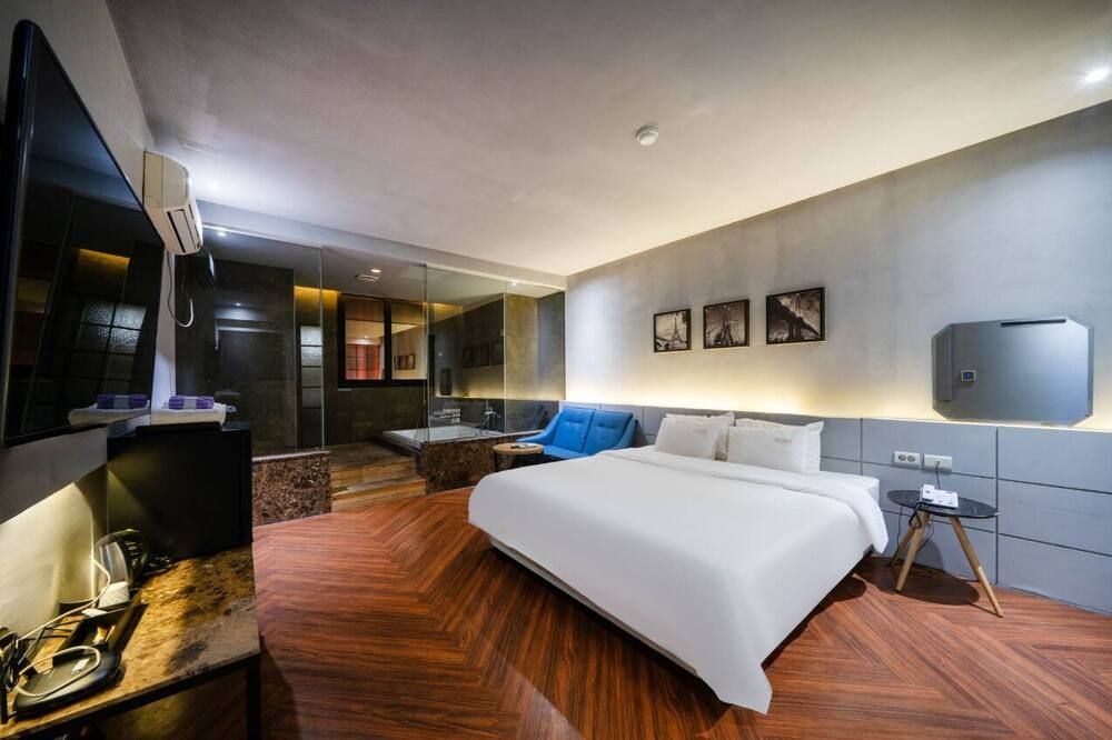 2 هيفين هوتل