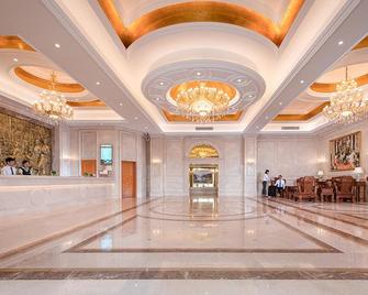 Vienna Hotel Shaoguan Renhua Danxiashan Scenic Spot - Shaoguan - Lobby