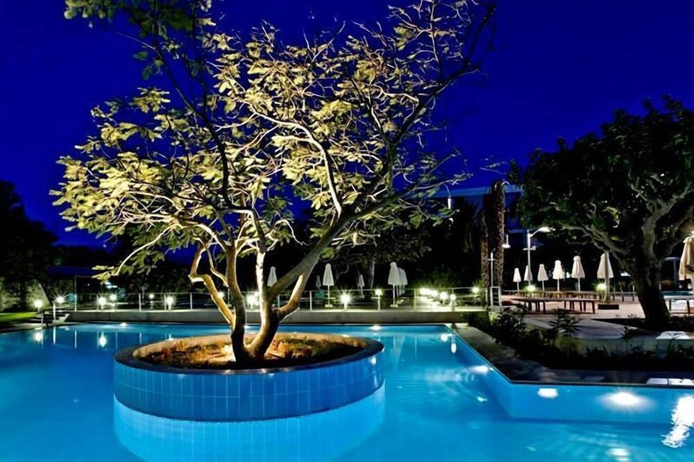 كارافيا بيتش هوتل آند بونجالوز - شامل جميع الخدمات