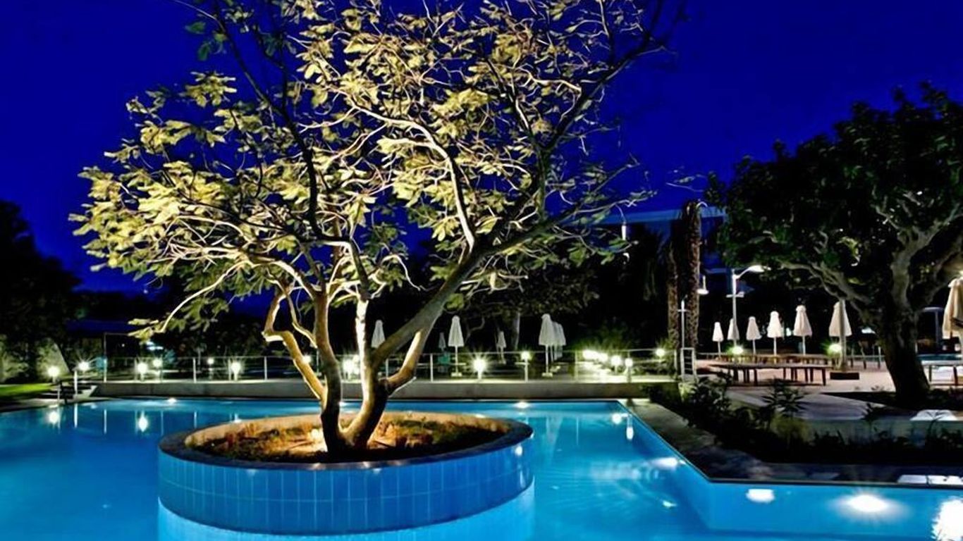 Caravia Beach Hotel & Bungalows