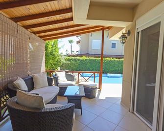 Paradise Town Villa Belmaria - Belek - Patio