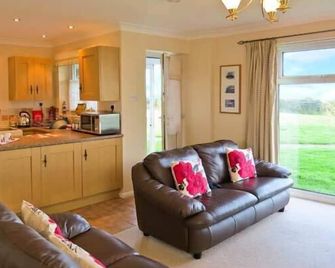 Sunrise - Lowestoft - Living room