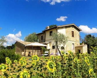 Confortable And Nice House With Gorgeous View On Hills And Assisi - 8-9 People - Bevagna - Gebouw