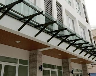 The Capital Hotel - Роі Ет