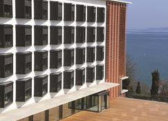Lake Geneva Hotel - Versoix - Building