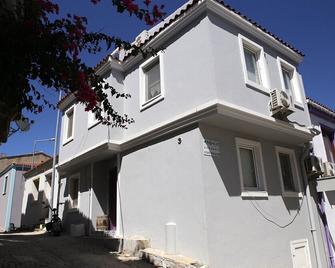 Endaxi - Bozcaada - Edificio
