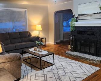 OldCharm Spacious 2bdrmhouse in perfect location in Burley with WiFi,Central Air - Burley