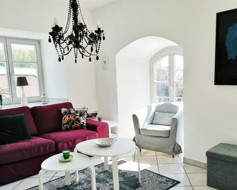 Apartment in a listed mill on the Swabian Jura - Ehingen - Living room