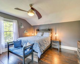 Sodus Point Home - Walkable to Beach! - Sodus - Bedroom