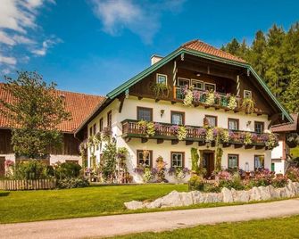 Vacation apartment Eibensee - Feel-good farm Bambichlgut - Fuschl am See - Building