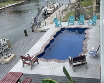 Captains Quarter/ canal front, private pool, dock for two boats. - Aransas Pass - Pool