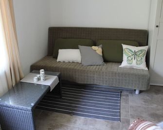 Small vacation apartment in Preetz near Kiel Baltic Sea 1.5 rooms - Preetz - Wohnzimmer