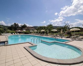 Tenuta Borgo San Michele - Gubbio - Piscina