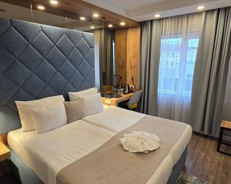 Nobel Gallery Hotel - Belgrad - Schlafzimmer