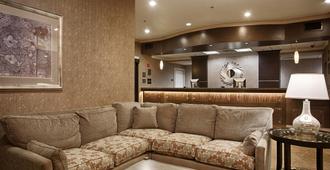 Best Western Plus Texarkana Inn & Suites - Texarkana - Lobby