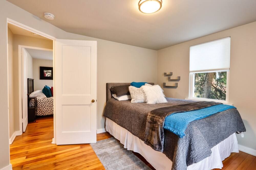 Christmas City Cottage - Bethlehem - Bedroom