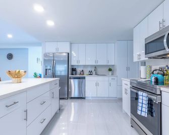 Margate Retreat Pool Near Beach Bbq - Margate - Kitchen