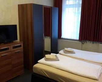 Hotel & Pension Plagwitzer Hof - Leipzig - Bedroom