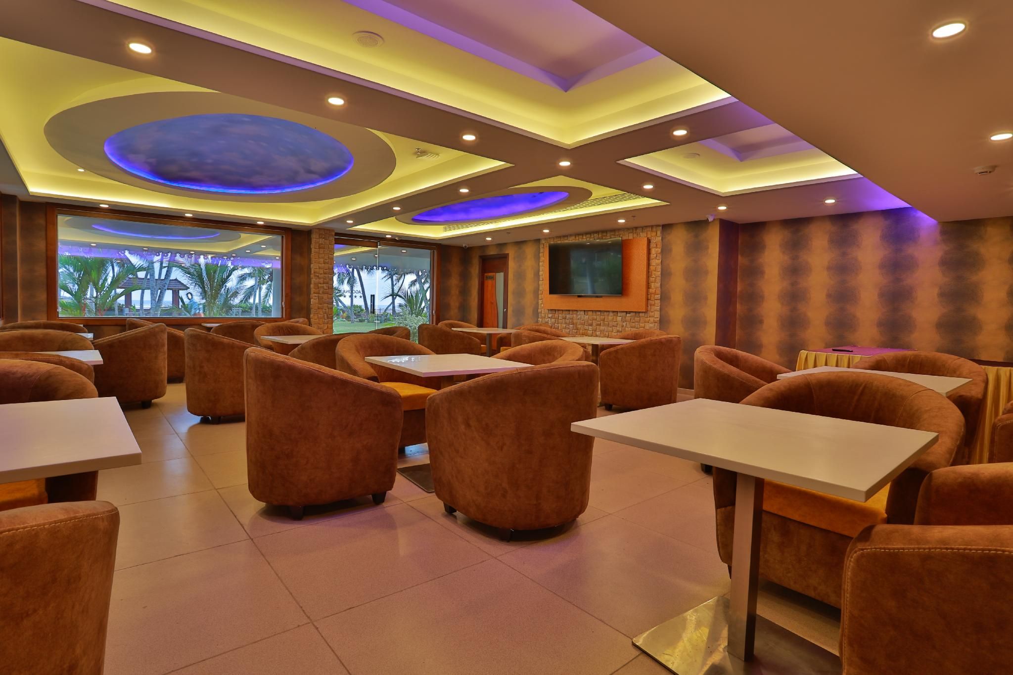 Lagoona Beach Resort, Kovalam - טריבאנדרום - בר