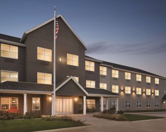 Country Inn & Suites by Radisson, Cedar Falls, IA - Cedar Falls - Gebäude