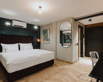 One66 Hotel - Ljubljana - Yatak Odası