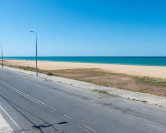 Airport Black Sea Hotel & Restaurant - Arnavutköy - Playa