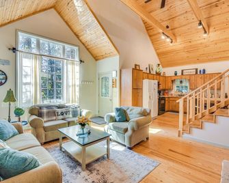 Hot Tub, Deck & Grill: Secluded Cabin in Clayton - Clayton