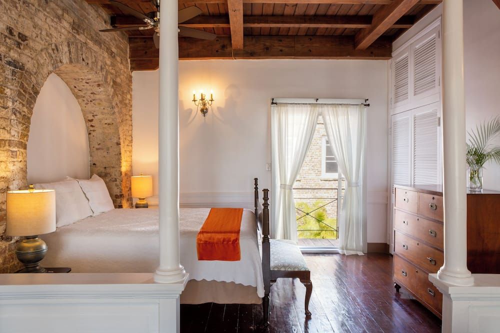 Copper and Lumber Store Hotel - English Harbour - Bedroom
