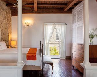 Copper and Lumber Store Hotel - English Harbour - Bedroom