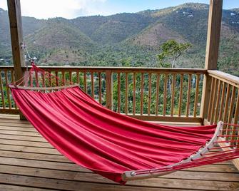 Views over the Valley. Apartment in two story cement house with a 45 foot porch! - St. John - Balcony