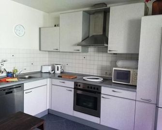Ferienwohnung Am Stadtpark - Suhl - Keuken