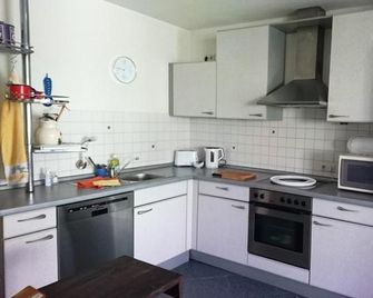 Ferienwohnung Am Stadtpark - Suhl - Keuken