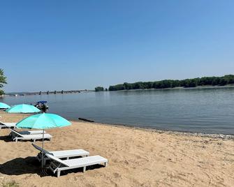 Mississippi River Cabin - Bellevue - Playa