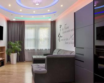 Modern Apartments Neuburg 5 - New - Neuburg an der Donau - Wohnzimmer