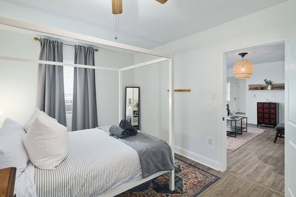 2BR by the Park, Walkable to Main St - فيلادلفيا - غرفة نوم