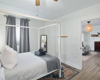 Stroll to Main St: 2BR on the Park - Philadelphia - Soveværelse