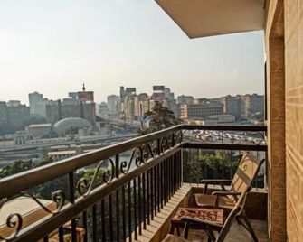 بيت شباب الزمالك إكس هوستل - القاهرة - شرفة