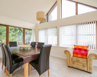 Woodland Villa - Oban - Dining room