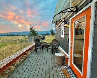 Big View Tiny House, a luxury tiny house experience! - Victor - Balkon