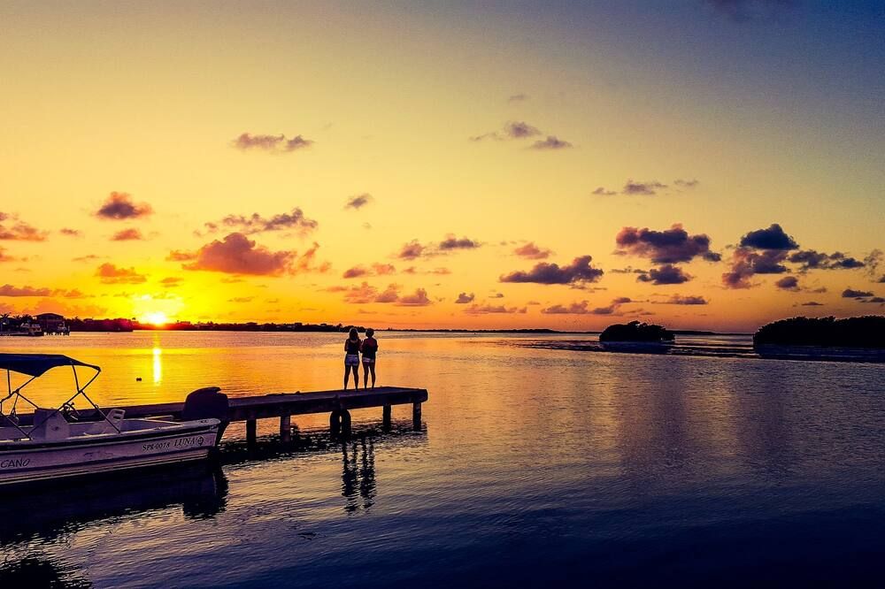 Ambergris Sunset Hotel - San Pedro Town